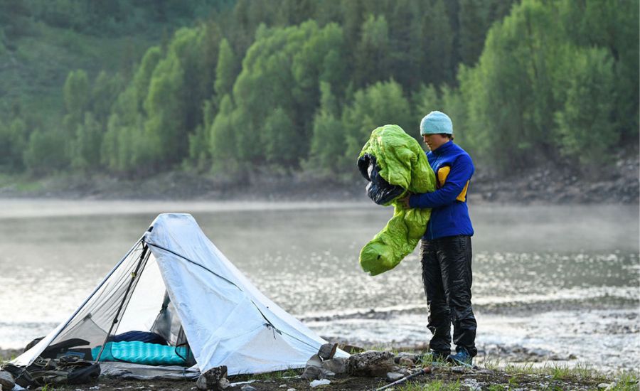 How to secure a tent without stakes: simple methods for any terrain howtolightguide 28